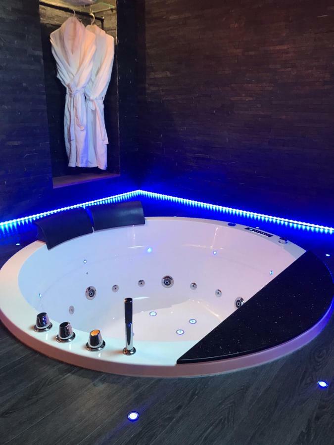 וילאורבן Le Chalet Loft And Spa מראה חיצוני תמונה